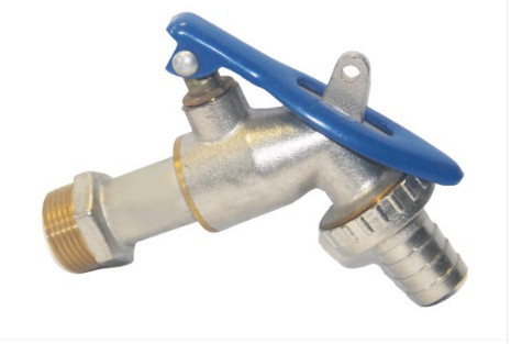 อุตสาหกรรมการเกษตร 90 องศาทองเหลือง Bibcock Valve ก๊อกท่อแบบล็อคได้กลางแจ้ง