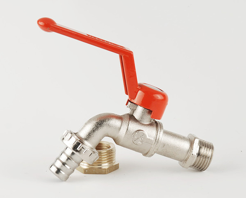 วาล์ว Bibcock ทองเหลืองชุบโครเมี่ยม Bib Tap แบบล็อคได้พร้อมมือจับ Abs